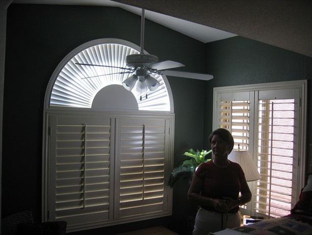 Arch shutter