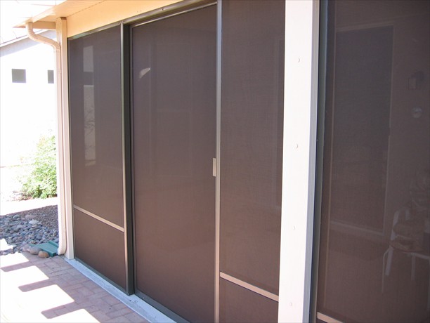 Closed sliding door